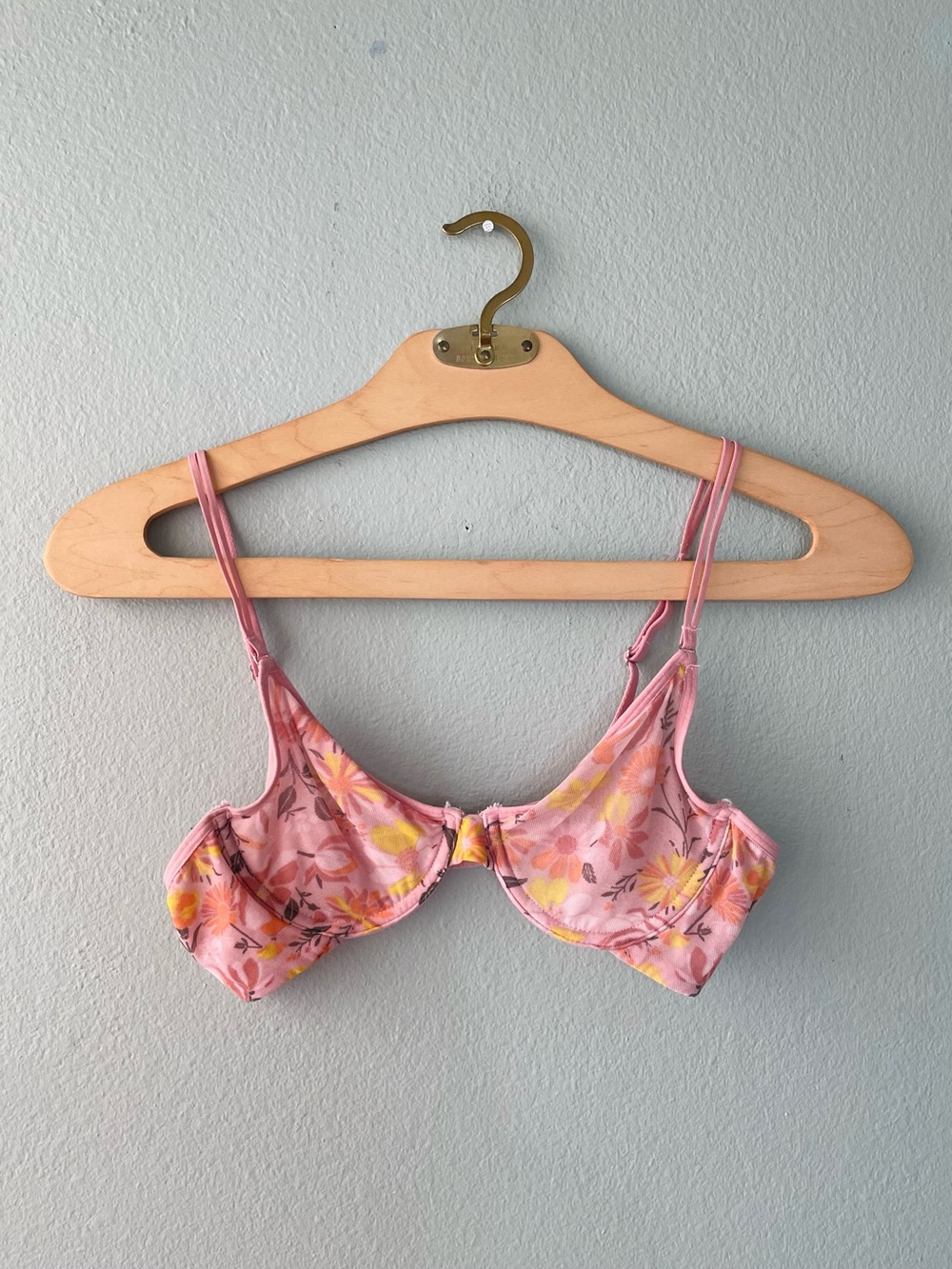 ♦️5/$15♦️No Boundaries | Pink Floral Wire Mesh Bralette